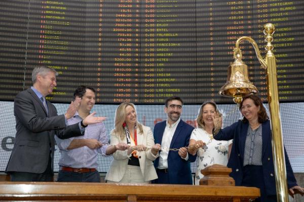 5 March - nuam celebrates The Ring the Bell for Gender Equality in Chile